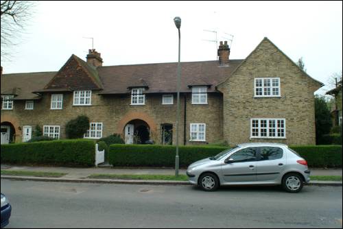 07plus Asmuns Place end